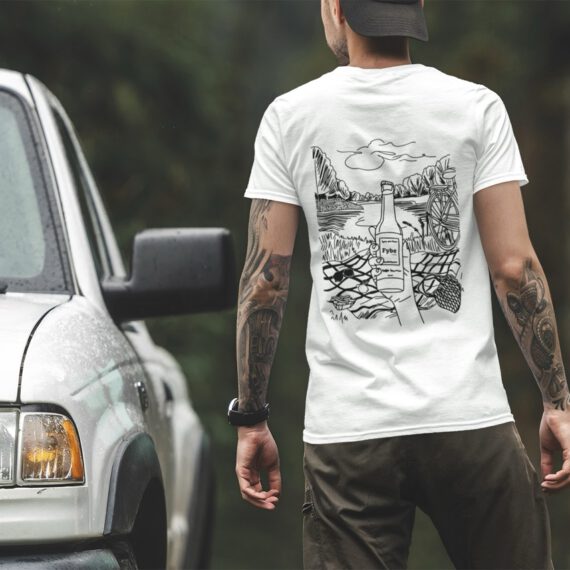 Mann von hintern zu sehen neben einem Auto