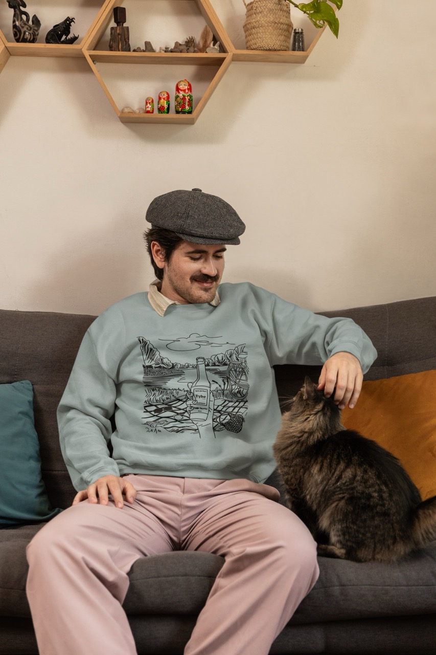 Mann auf dem Sofa mit Katze